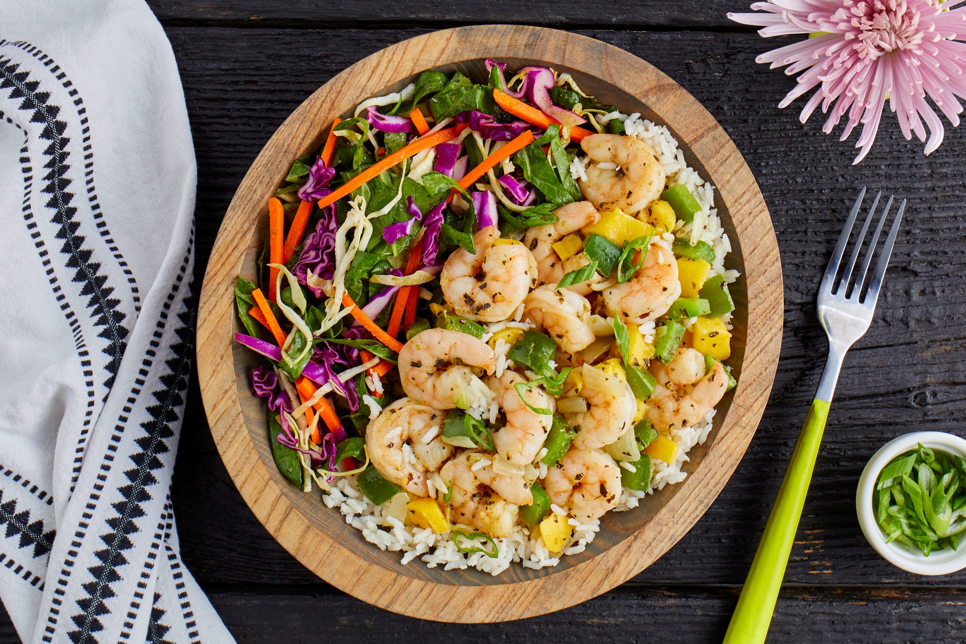 https://images.everyplate.com/f_auto,fl_lossy,q_auto/everyplate_s3/image/caribbean-shrimp-coconut-rice-debea142.jpg